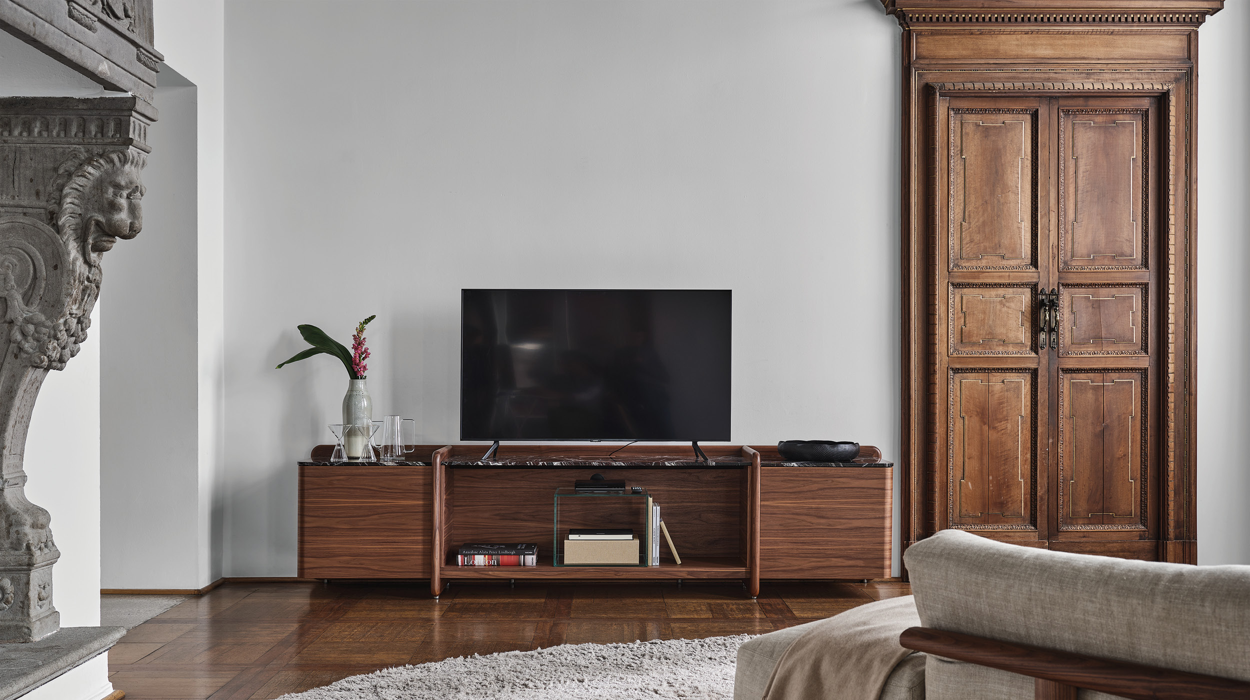 AKERU TV